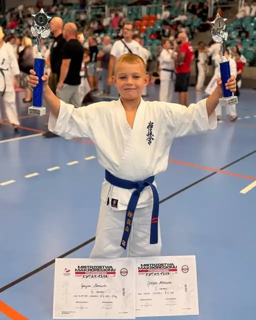 Gracjan Morawski z podwójnym podium na zawodach karate